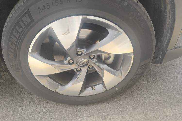 Used GAC Trumpchi GS8 2020 GS8S 390T Two-Wheel Drive Prestige Edition Right Front Wheel Hub