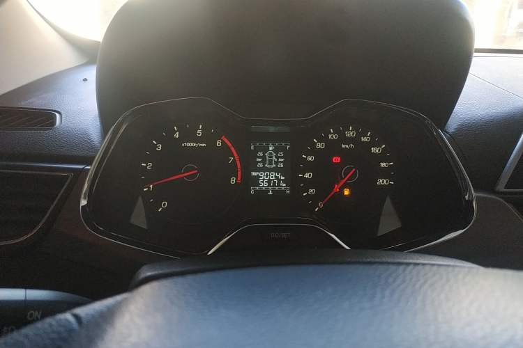 Used Baojun 310W 2017 1.5L Manual Fashion Model China V