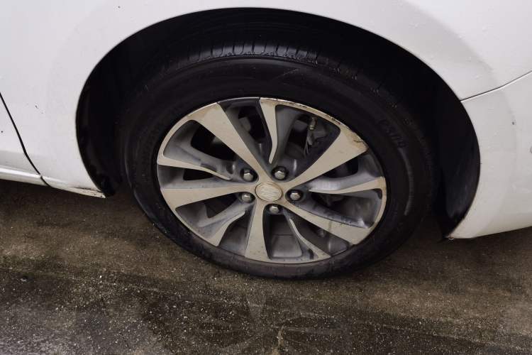 Used Buick Excelle GX 2018 18T Automatic Elite Model Right Front Wheel Hub
