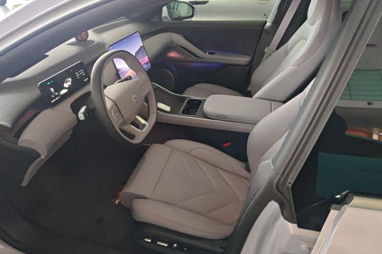 Used Nio ET5 2025 100 kWh Left Front Seat