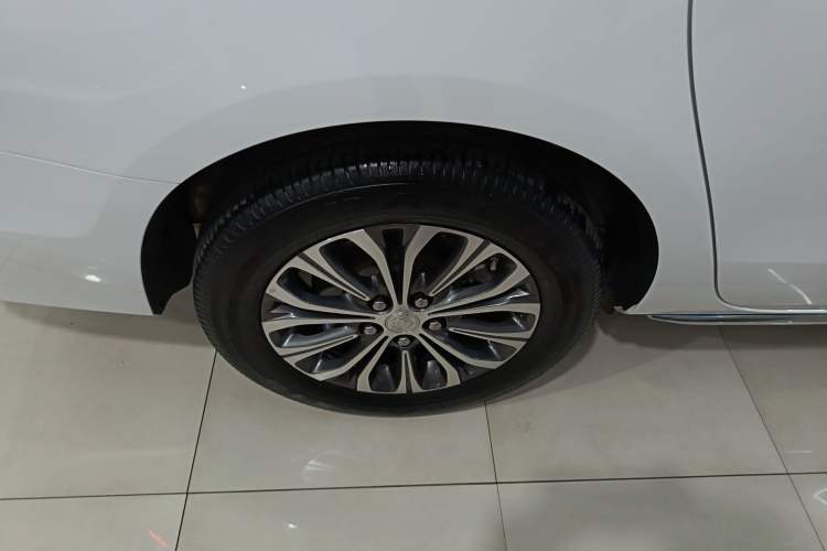 Used Buick GL8 2023 Land Executive Class 652T Luxury Model