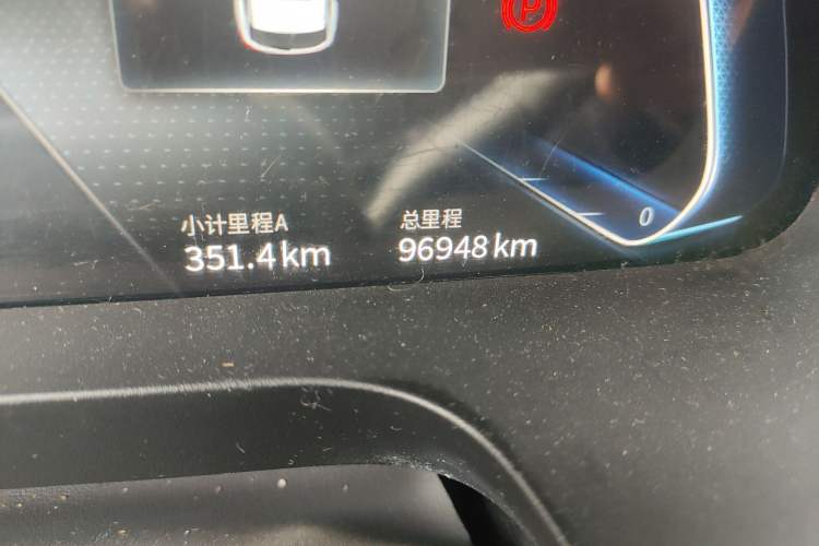 Used SERES SF5 2020 Four-Wheel Drive High-Performance Sports Edition Odometer Close Up