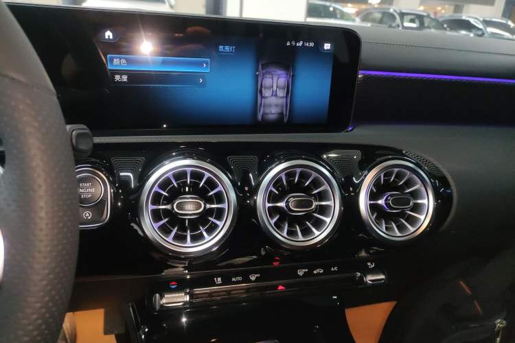 Used Mercedes-Benz A-Class 2022 Revised Version A 200 L Sport Sedan Fashionable Style