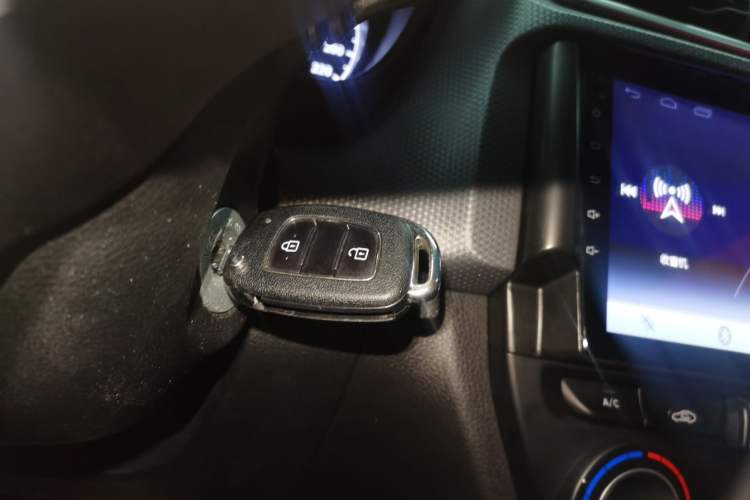 Used Hyundai Verna (older generation) 2017 1.4L Manual Refreshed Version China V Standard
