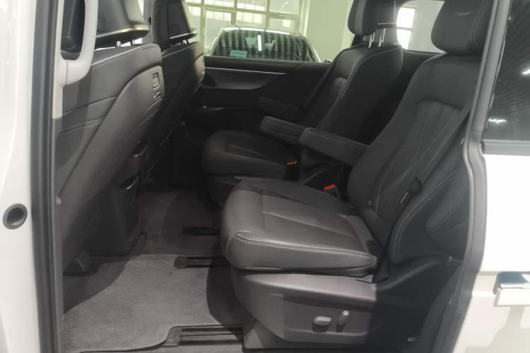 Used Buick GL8 New Energy 2026 Model Lu Zun Smart Enjoyment Edition Left Rear Seat