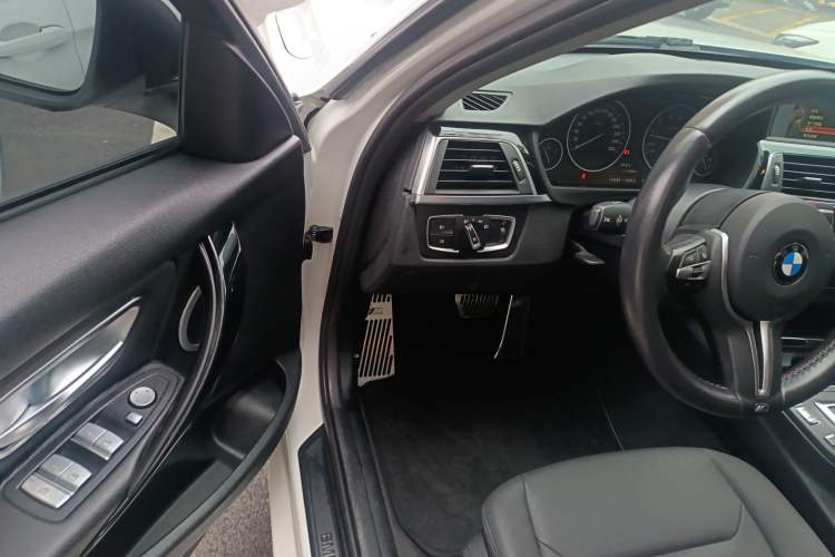 Used BMW 3 Series 2016 316i Fashion Model