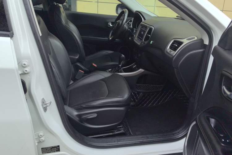 Used Jeep Compass 2017 200T Automatic Family Edition Right Front Seat