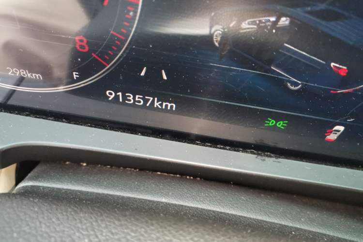 Used Buick GL8 2022 ES Landtrek 653T Luxury Edition Odometer Close Up