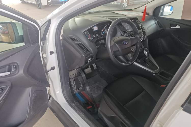 Used Ford Focus 2017 Hatchback 1.6L Automatic Comfort Plus SmartDrive Edition
