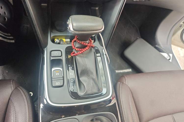 Used GAC Trumpchi GS4 2018 235T Automatic Two-Wheel Drive Elite Millionth Anniversary Edition Gear Lever