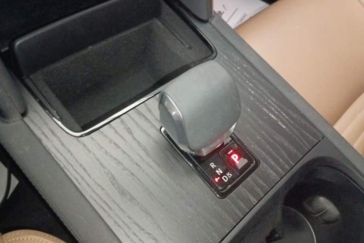 Used Land Rover Discovery Sport 2024 Luxury Custom Edition