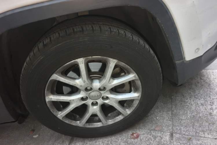 Used Jeep Cherokee 2016 2.0L Superior Edition
