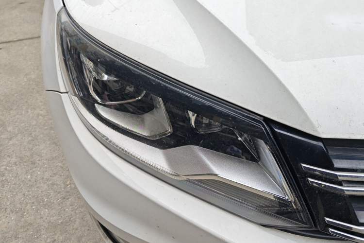 Used Volkswagen Tiguan 2016 280TSI Automatic Two-Wheel-Drive Silk Road Style Edition Right Front Headlight