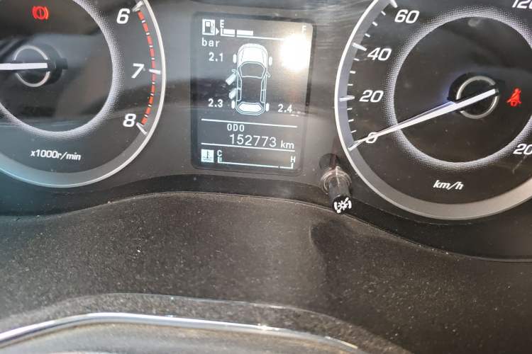 Used Baojun 560 2015 1.8L manual luxury version Odometer Close Up