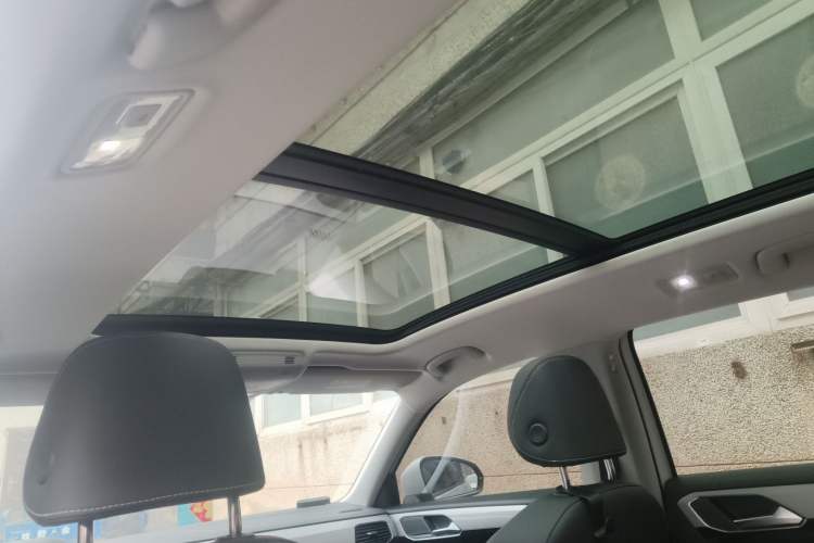 Used Volkswagen Tayron 2022 280TSI Two-Wheel Drive Luxury Smart Connectivity Version
