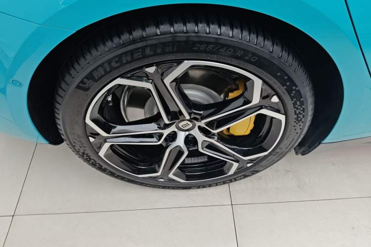 Used Xiaomi Auto SU7 2024 Four-Wheel Drive Ultra-Long Range Advanced Intelligent Driving Max Edition