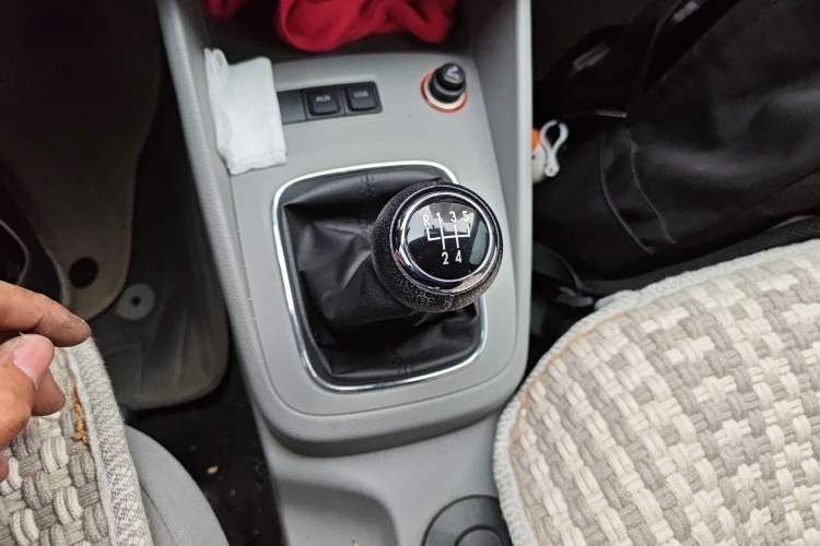 Used Volkswagen Bora 2012 1.6L Manual Fashion Edition
