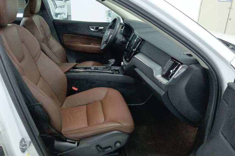 Used Volvo XC60 2020 T5 4x4 Zhiyi Luxury Edition
