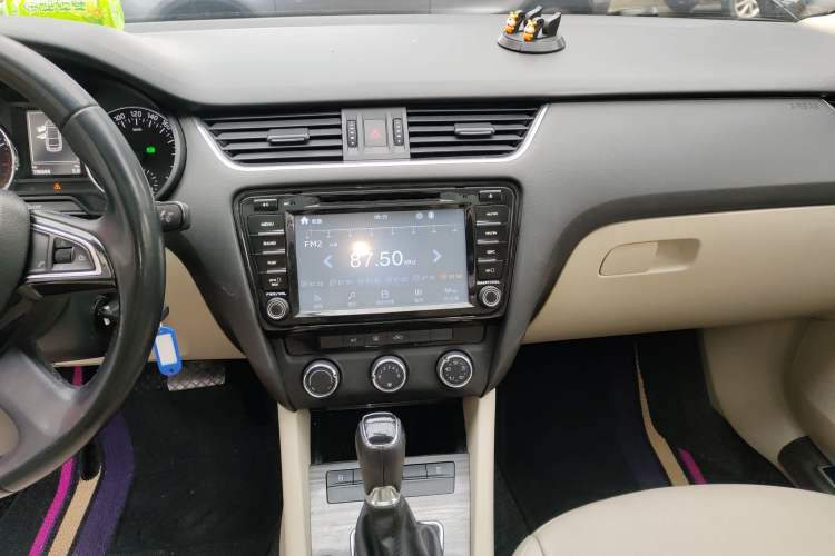 Used Skoda Octavia 2015 1.6L Automatic Yijun Edition
