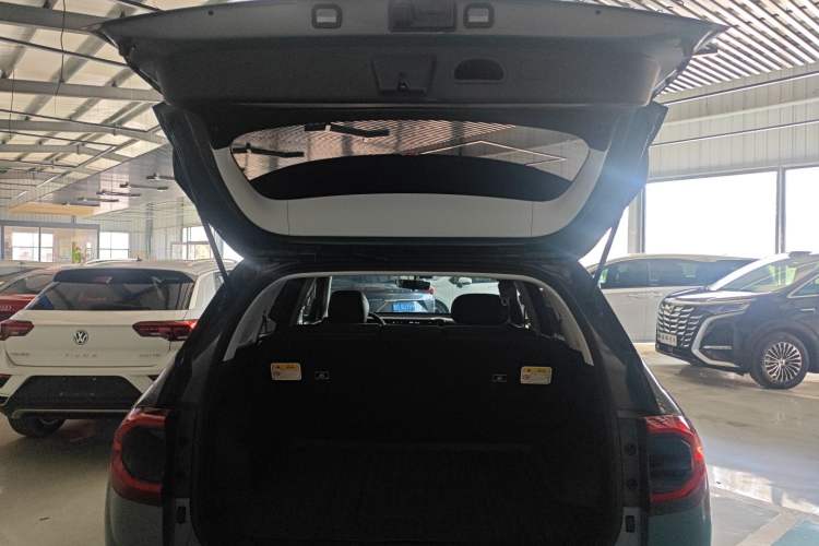 Used Hyundai ix35 2023 Musso 2.0L Prestige LUX Edition Trunk