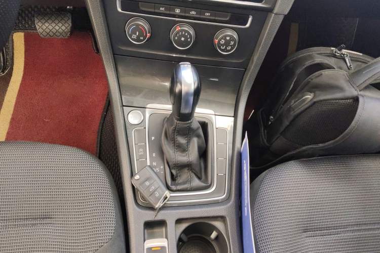 Used Volkswagen Golf 2020 Zhiai Edition 280TSI DSG Comfort Model Gear Lever