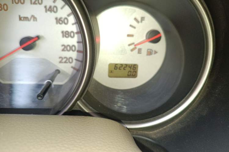 Used Nissan Livina 2010 Jingyue Edition 1.6L Manual All-Around Model