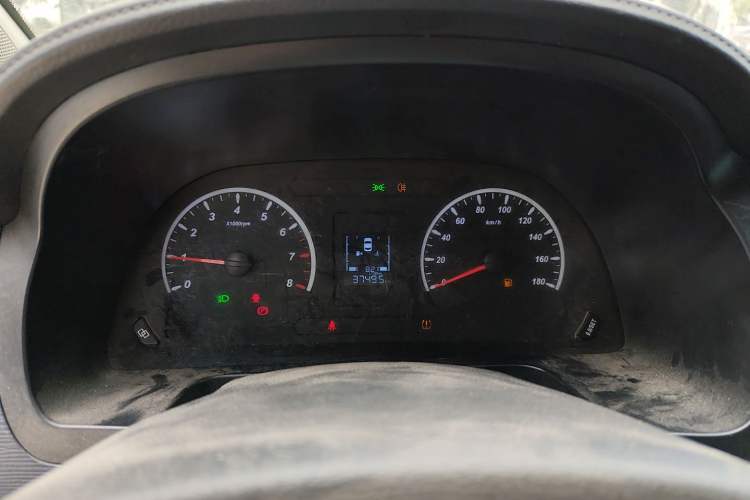 Used FORTHING Lingzhi 2024 M5L 1.5T Manual Base Model 7 Seats