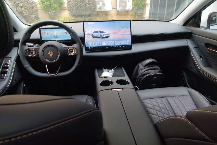 Used Baojun Enjoy 2025 Plug-in Hybrid 140km Luxury Edition
