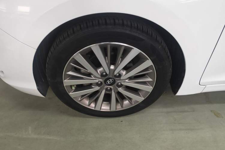 Used Hyundai Mistra 2017 1.8L Automatic Smart GLS China V Standard Left Front Wheel Hub