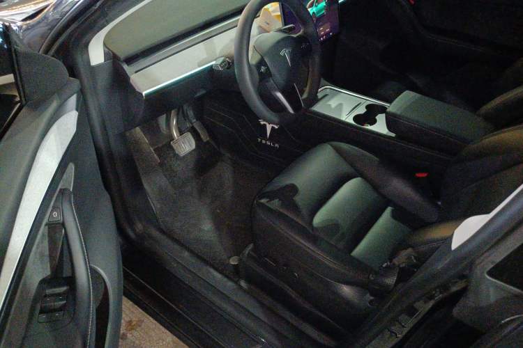 Used Tesla Model Y 2024 Rear-Wheel-Drive Version
