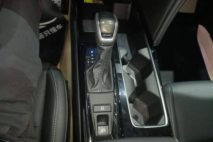 Used Toyota Camry 2026 Model Dual-Engine 2.0HSE Sport Lite Edition