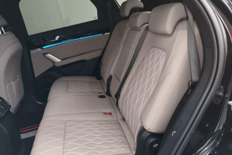 Used BYD Tang New Energy 2024 DM-i Glory Edition 112KM Prestige Model
