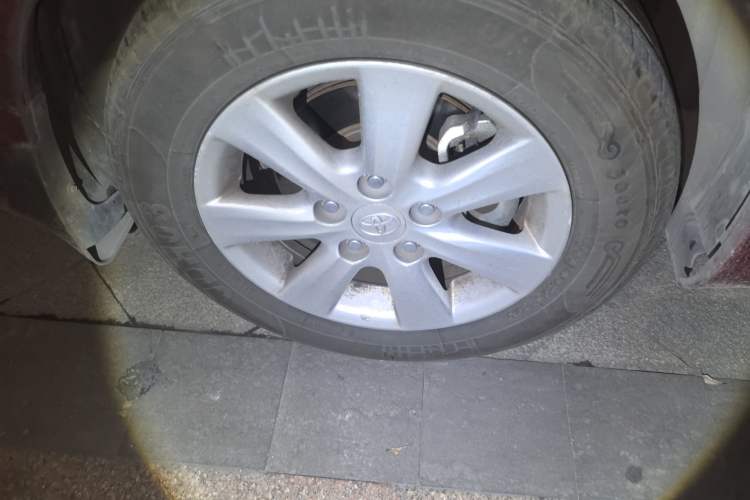 Used Toyota Corolla 2012 Luxurious Edition 1.6L Automatic GL Right Front Wheel Hub