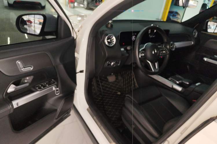 Used Mercedes-Benz GLB 2020 Updated GLB 200 Dynamic Edition
