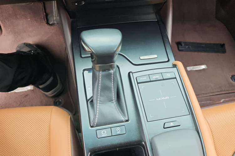 Used Lexus ES 2020 200 Excellence Edition Gear Lever