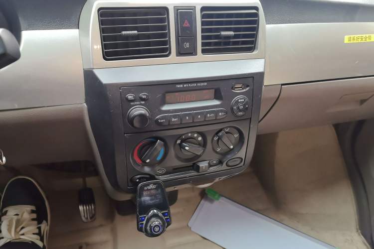 Used Wuling Rongguang 2011 1.2L Standard Version Audio And AC Panel