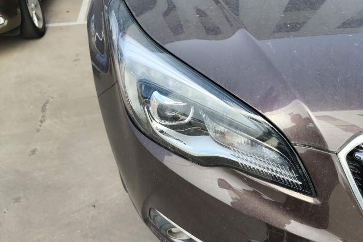 Used Buick Envision 2019 28T 4x4 Elite Version China V Standard Right Front Headlight