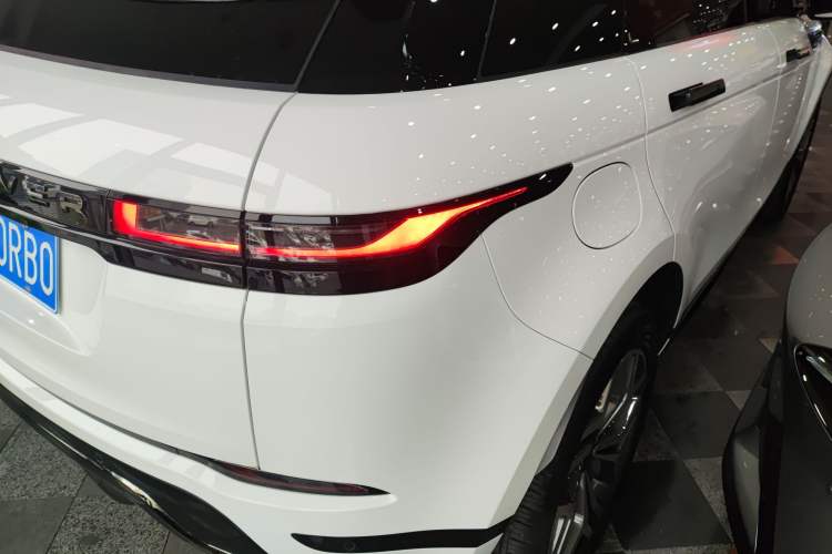 Used Land Rover Range Rover Evoque 2024 Aurora L 249 PS Prestige Light-Chasing Edition
