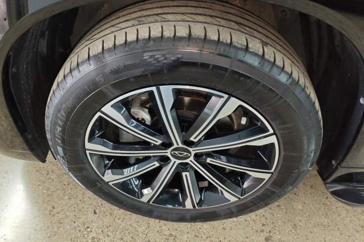 Used Chery Tiggo 9 2023 2.0T Dual-Clutch Two-Wheel Drive Leading Edition 5 Seats
