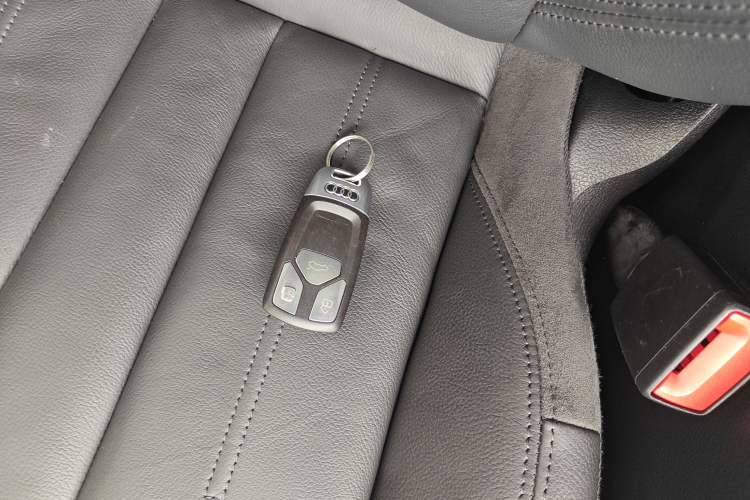 Used Audi A4 2017 45 TFSI allroad quattro Sport model Vehicle Key