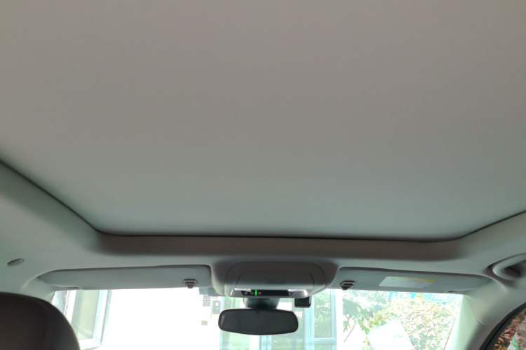 Used Chevrolet Equinox 2018 RS 550T Automatic All-Wheel-Drive Boundary Edition Headliner