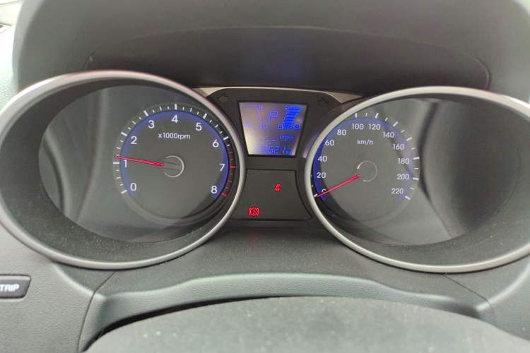 Used Hyundai ix35 2013 2.0L Automatic Two-Wheel Drive Smart GLS China IV Standard Instrument Cluster