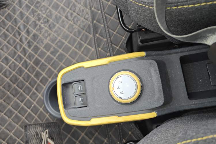 Used Chery QQ Ice Cream 2022 170km Sundae Phosphate Lithium-Ion