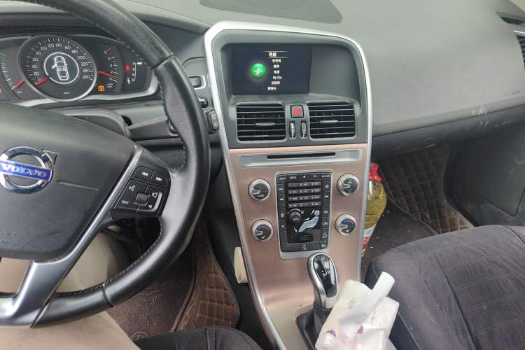 Used Volvo XC60 2017 T5 AWD Smart Upgrade Model