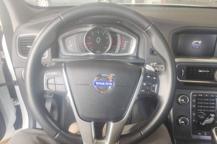 Used Volvo V60 2014 Restyled T5 Zhiya Edition