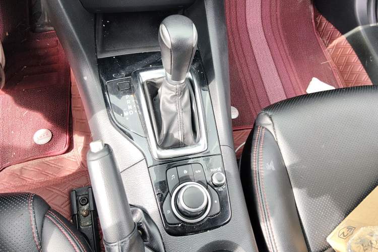 Used Mazda 3 Axela 2016 Sedan 1.5L Automatic Luxury Model
