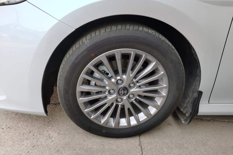 Used Toyota Camry 2024 Dual-Motor 2.0 HGVP Luxury Edition