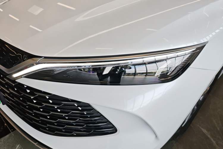 Used BYD Qin L 2024 DM-i 80KM Leading Model
