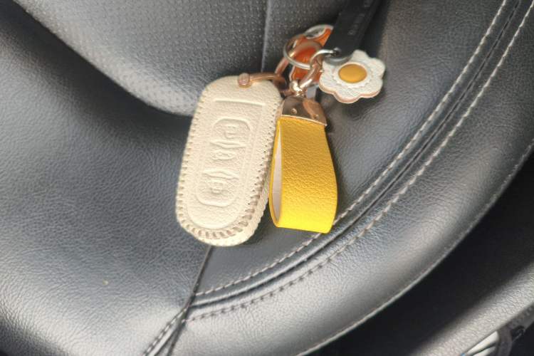 Used Geely Auto Emgrand 2016 Sedan 1.5L CVT Upward Version
