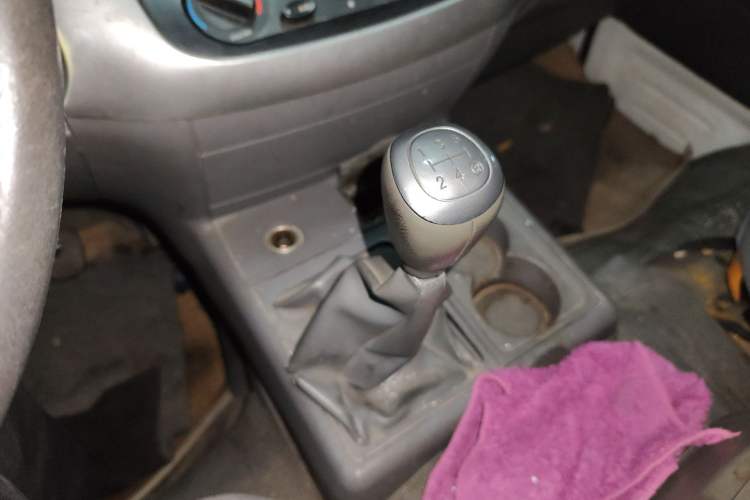 Used Jinbei Hiace 2014 2.0L 5th Generation Kuaiyunwang Business Version 4G19 Gear Lever